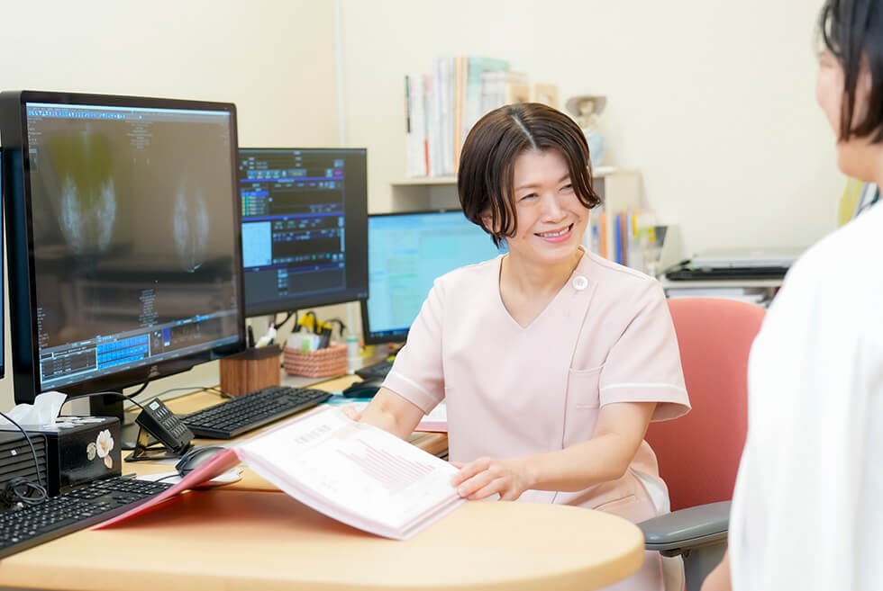 女性スタッフによる乳がん外来